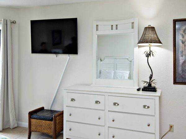 On Beach Fort Myers Vacation Condo One Bedroom
