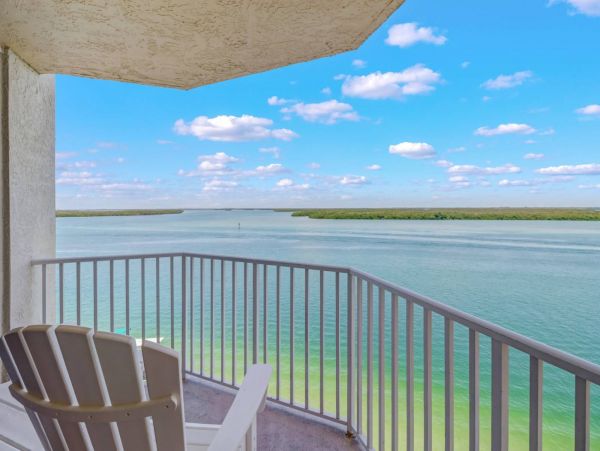 On Beach Fort Myers Vacation Condo One Bedroom