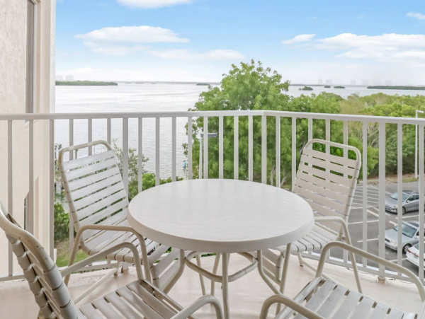 Lovely Fort Myers Beach Vacation Condo Bay View