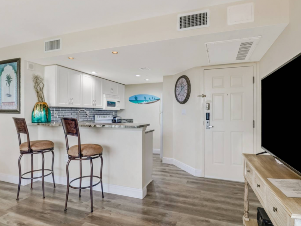 Lovely Fort Myers Beach Vacation Condo Bay View