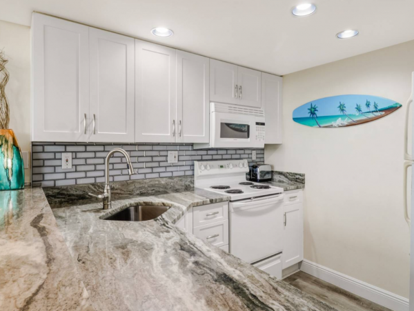 Lovely Fort Myers Beach Vacation Condo Bay View