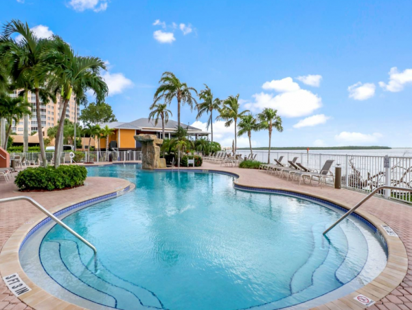 Lovely Fort Myers Beach Vacation Condo Bay View