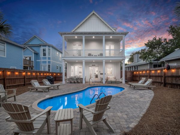 Luxury 7 Bedrooms Walk to Beach Home in Destin