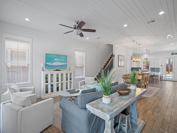 Luxury 7 Bedrooms Walk to Beach Home in Destin