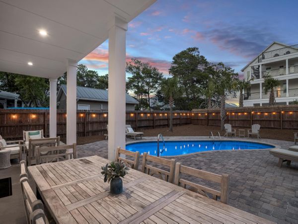 Luxury 7 Bedrooms Walk to Beach Home in Destin