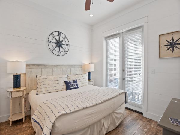 Luxury 7 Bedrooms Walk to Beach Home in Destin