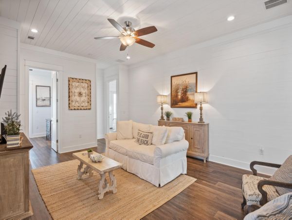 Luxury 7 Bedrooms Walk to Beach Home in Destin