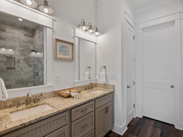 Luxury 7 Bedrooms Walk to Beach Home in Destin