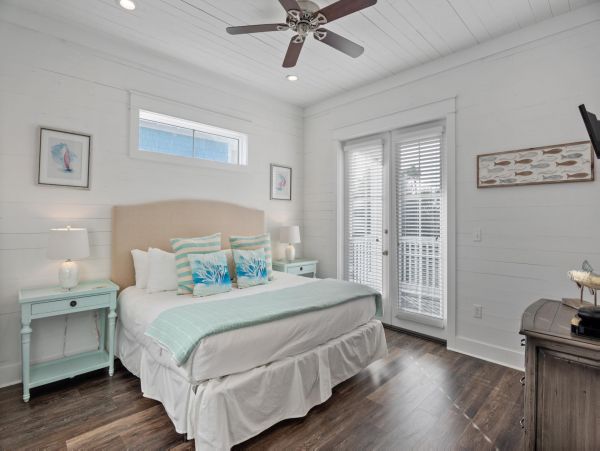 Luxury 7 Bedrooms Walk to Beach Home in Destin