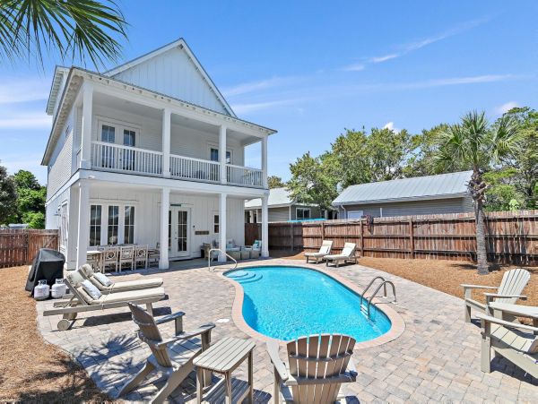 Luxury 7 Bedrooms Walk to Beach Home in Destin