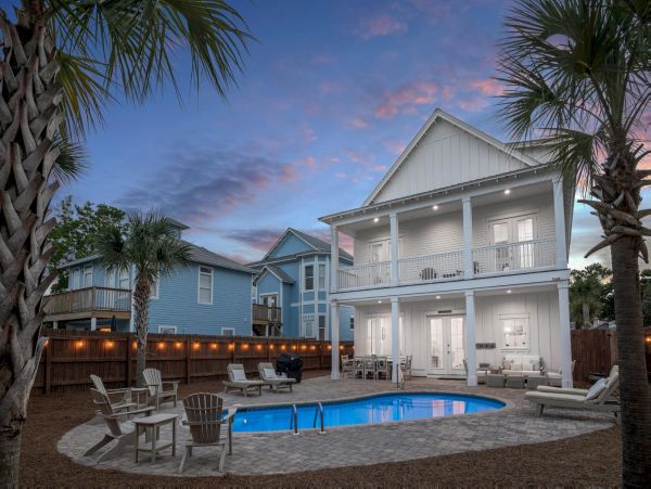 Luxury 7 Bedrooms Walk to Beach Home in Destin