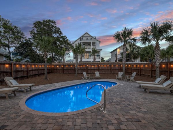 Luxury 7 Bedrooms Walk to Beach Home in Destin