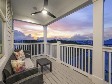 Just Steps from The Gulf of Mexico can Accommodate 14 guests