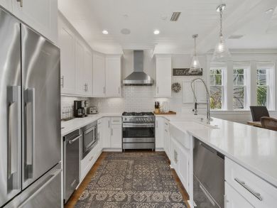 Just Steps from The Gulf of Mexico can Accommodate 14 guests