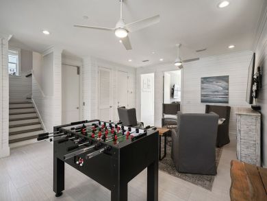 Just Steps from The Gulf of Mexico can Accommodate 14 guests