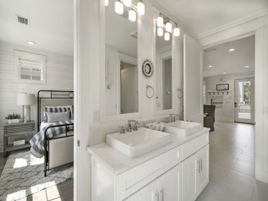 Just Steps from The Gulf of Mexico can Accommodate 14 guests