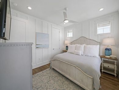 Just Steps from The Gulf of Mexico can Accommodate 14 guests