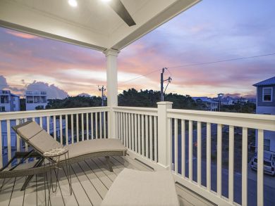 Just Steps from The Gulf of Mexico can Accommodate 14 guests