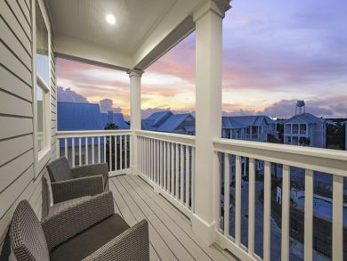 Just Steps from The Gulf of Mexico can Accommodate 14 guests