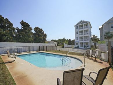 Just Steps from The Gulf of Mexico can Accommodate 14 guests