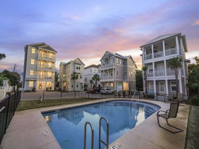 Just Steps from The Gulf of Mexico can Accommodate 14 guests