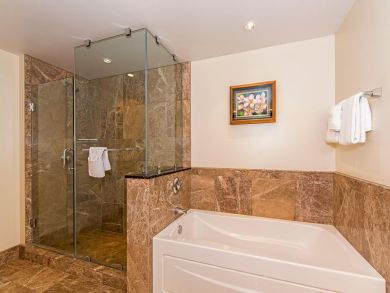 Maui Oceanfront 3 Bedroom Luxury Condo Sleeps 8 Guests Maui Oceanfront 3 Bedroom Luxury Condo Sleeps 8 Guests