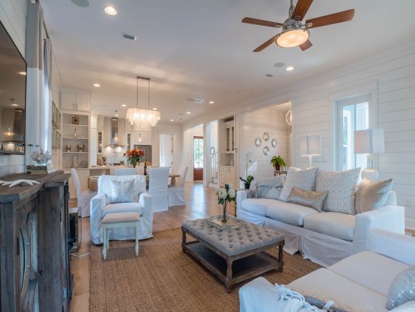 Spacious & Luxurious Family Home with Private Pool & Spa