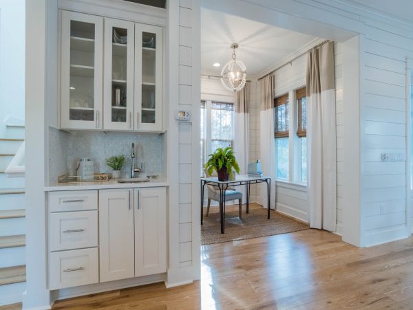 Spacious & Luxurious Family Home with Private Pool & Spa