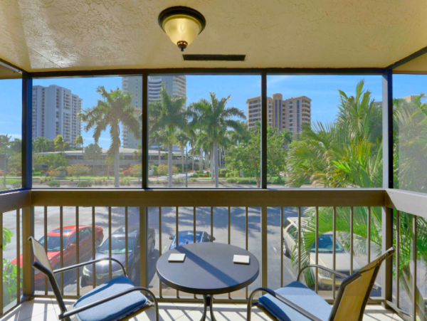 Two Bedroom Walk to Beach Vacation Condo in Marco Island