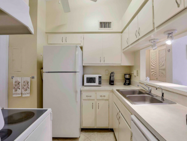 Two Bedroom Walk to Beach Vacation Condo in Marco Island