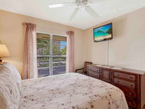 Two Bedroom Walk to Beach Vacation Condo in Marco Island