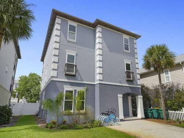 Beautiful Nine Bedroom Crystal Beach Vacation Home Sleeps 24