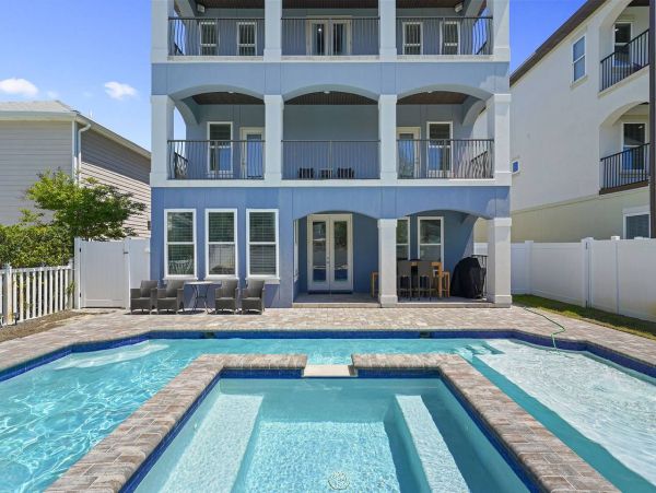 Beautiful Nine Bedroom Crystal Beach Vacation Home Sleeps 24