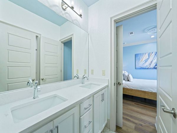 Beautiful Nine Bedroom Crystal Beach Vacation Home Sleeps 24