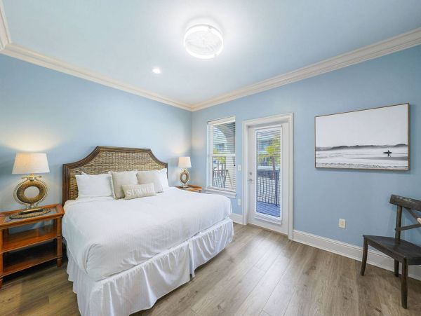 Beautiful Nine Bedroom Crystal Beach Vacation Home Sleeps 24