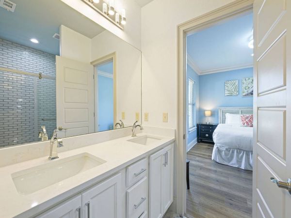 Beautiful Nine Bedroom Crystal Beach Vacation Home Sleeps 24