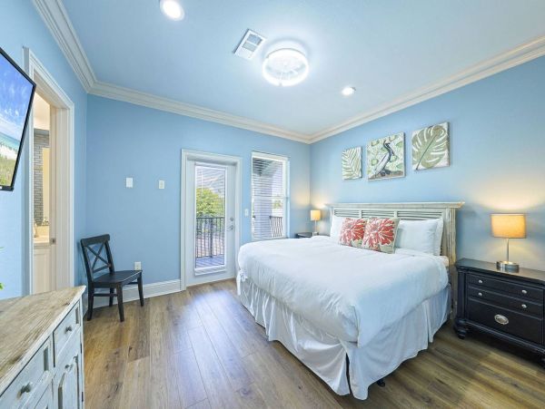Beautiful Nine Bedroom Crystal Beach Vacation Home Sleeps 24