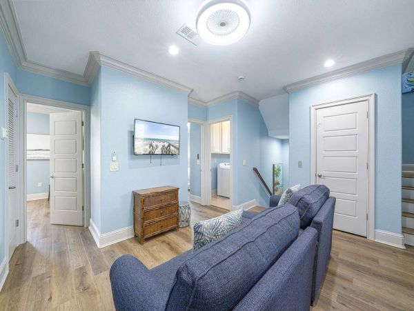 Beautiful Nine Bedroom Crystal Beach Vacation Home Sleeps 24