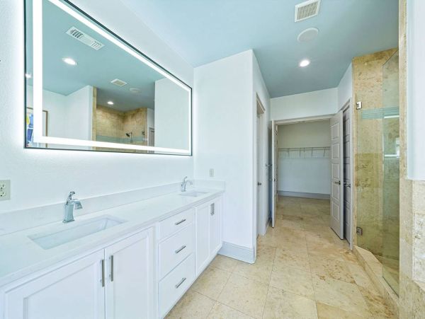 Beautiful Nine Bedroom Crystal Beach Vacation Home Sleeps 24