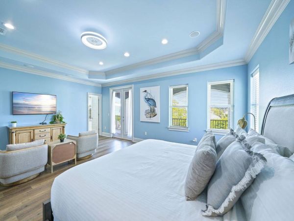 Beautiful Nine Bedroom Crystal Beach Vacation Home Sleeps 24