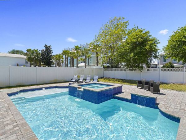 Beautiful Nine Bedroom Crystal Beach Vacation Home Sleeps 24