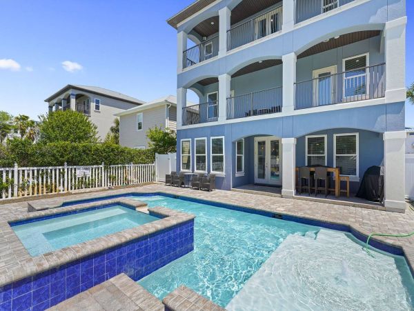 Beautiful Nine Bedroom Crystal Beach Vacation Home Sleeps 24