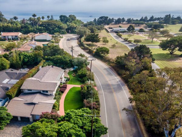 Montecito Vacation Home Sleeps 12 Guests Short Walk to Beach