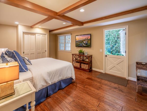 Montecito Vacation Home Sleeps 12 Guests Short Walk to Beach