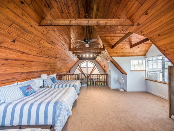 Anna Maria Walk to Beach 2 Bedrooms Plus Loft Home Sleeps 8