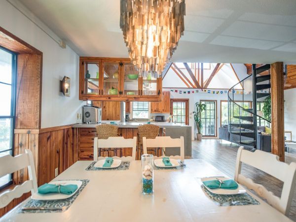 Anna Maria Walk to Beach 2 Bedrooms Plus Loft Home Sleeps 8