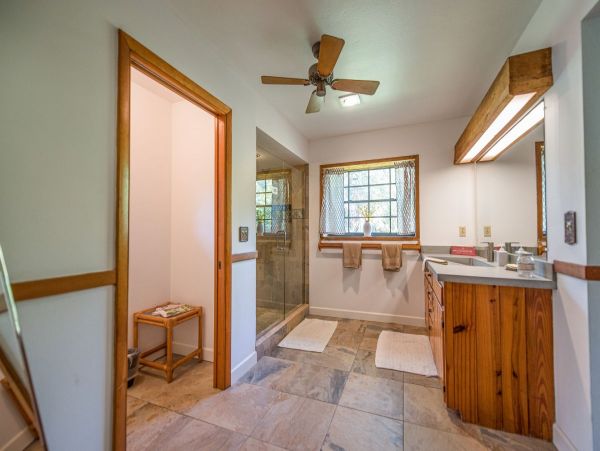 Anna Maria Walk to Beach 2 Bedrooms Plus Loft Home Sleeps 8