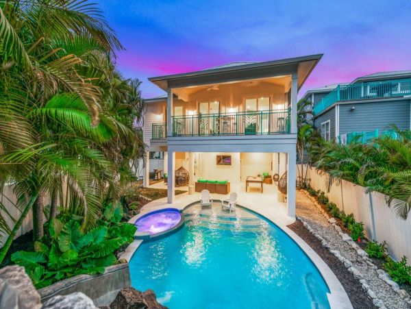 Luxury Siesta Key Five Bedroom Vacation Pool Home Sleeps 15