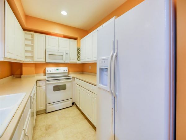 Family Home with Private Pool Sleeps 12 Guests in Captiva