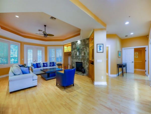 Family Home with Private Pool Sleeps 12 Guests in Captiva